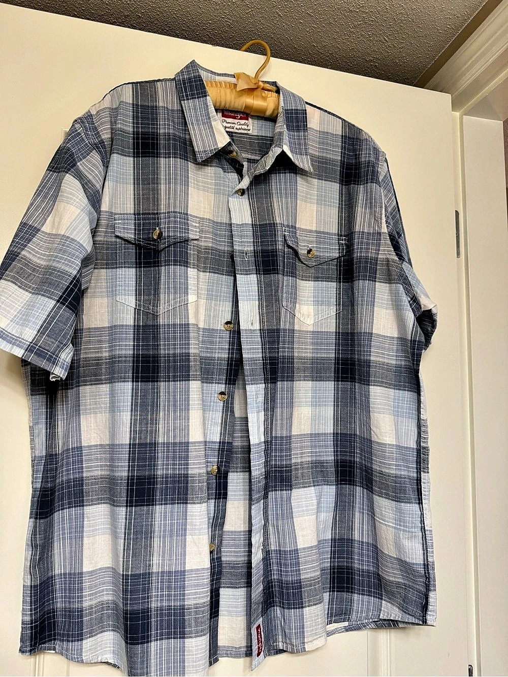 Wrangler Plaid Short Sleeve Shirt in Blue & White Size XL